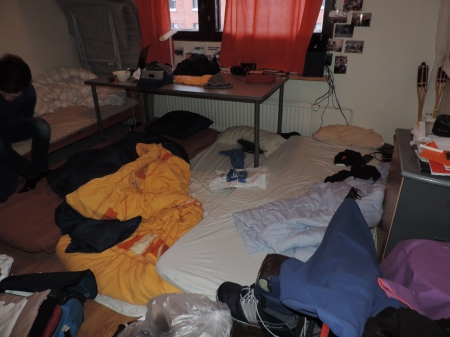 Chambre de Rémi transformée en dortoir !