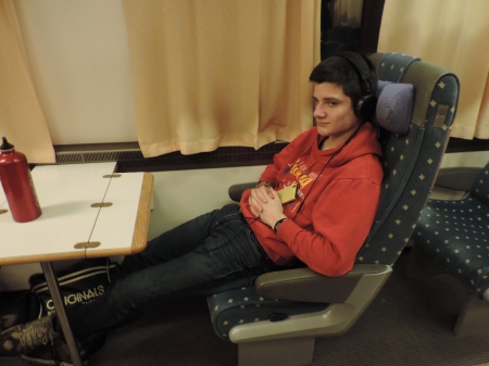 chouette une nuit assis dans un train !