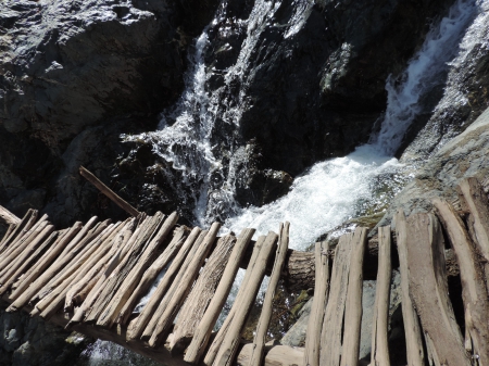 l'échelle sur les cascades